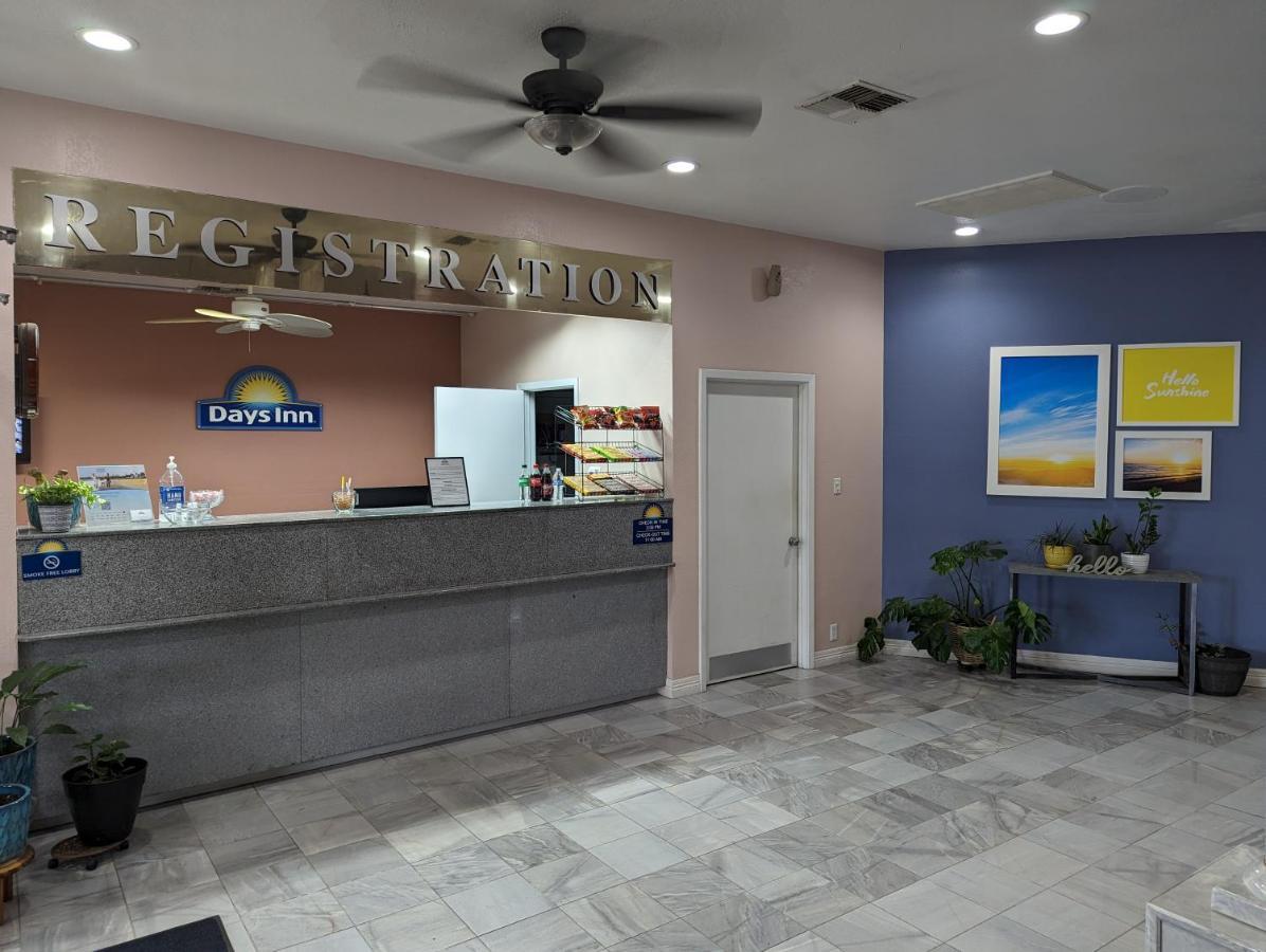 Days Inn By Wyndham Portland/Corpus Christi Exteriör bild